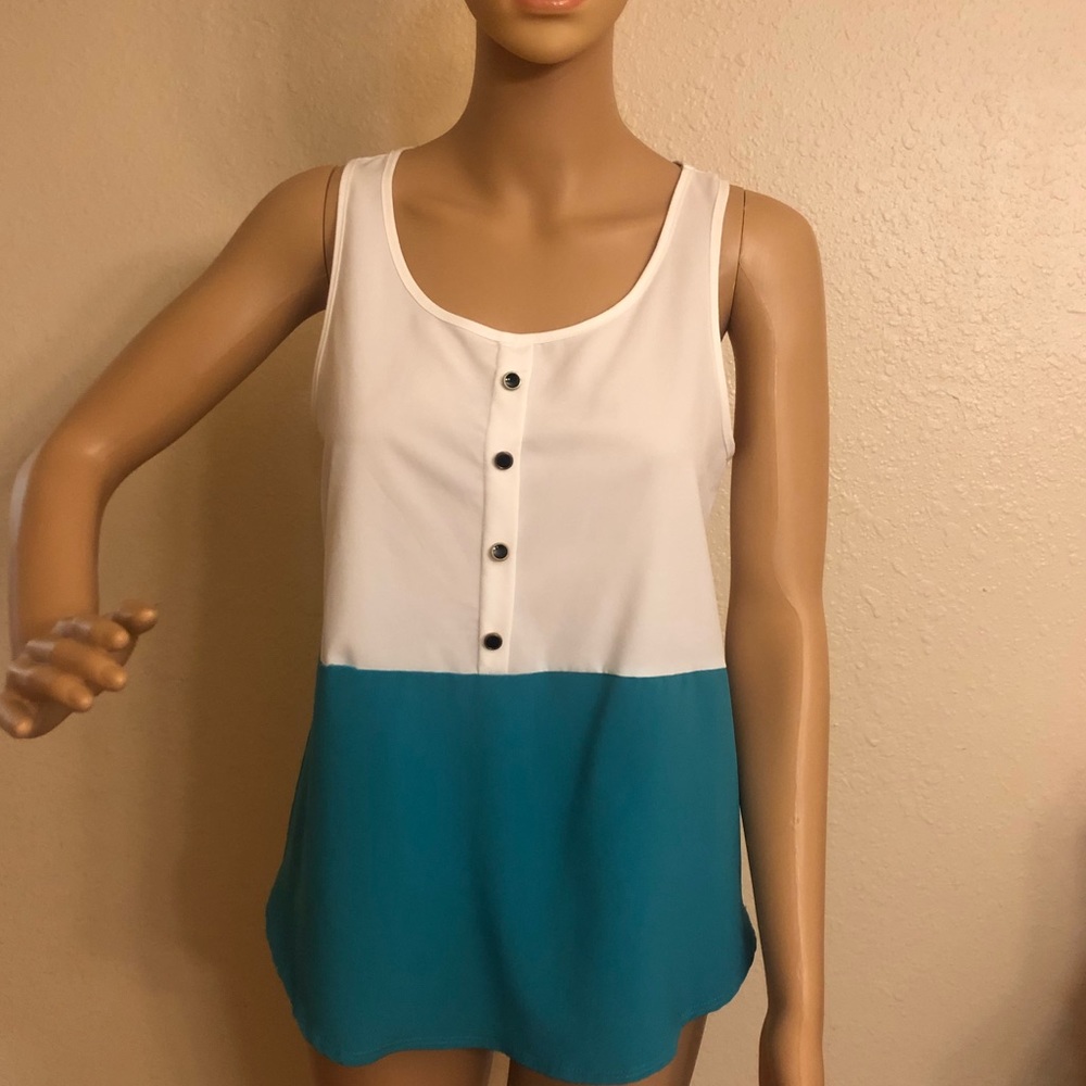 Cute tops - Picture 6 of 6
